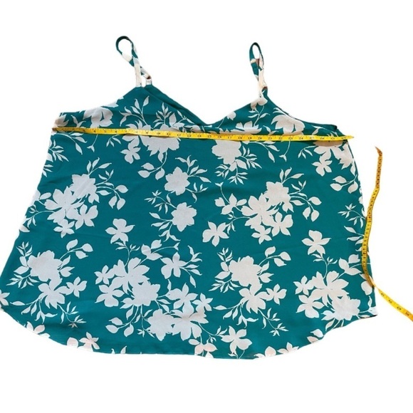 Torrid Sophie Chiffon Swing Cami Turquoise Flower Top size 4 - Picture 3 of 7